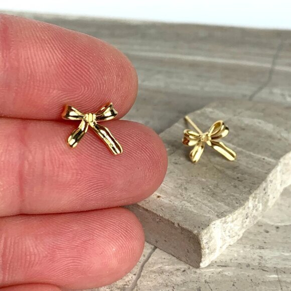 NEW ~ Anthropologie SHASHI Charlotte Mini Bow Stud Gold Earrings - Picture 2 of 7